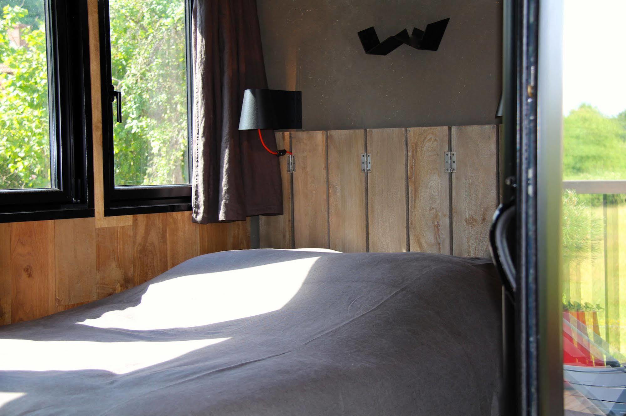 Le Domaine Des Pres Verts Suites & Chambres Avec Jacuzzi Privatif Jouey Εξωτερικό φωτογραφία